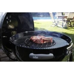 Weber Pack Barbecue Charbon MasterTouch GBS Premium E-5770 + Grille De Saisie 17 Weber Pack Barbecue Charbon MasterTouch GBS Premium E-5770 + Grille De Saisie -Barbecue Boutique pack barbecue master touch gbs 5770 grille de saisie fonte 2020000033943 5
