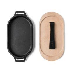 Poêle Ovale Fonte + Manche Amovible + Base En Bois - Ooni 11 Poêle Ovale Fonte + Manche Amovible + Base En Bois - Ooni -Barbecue Boutique poele ovale fonte ooni 5060568342023 2